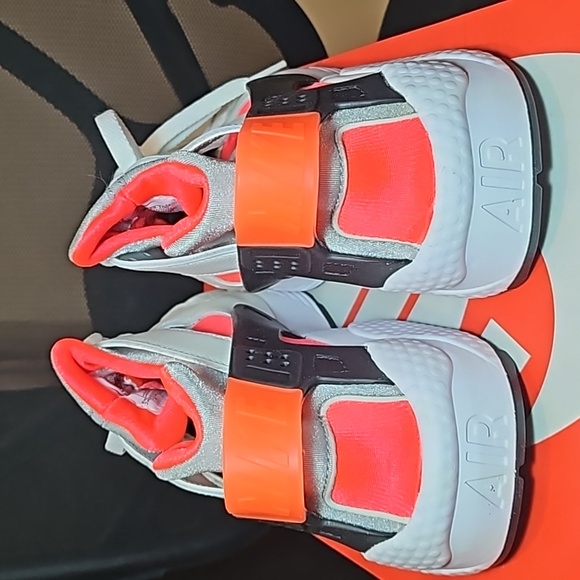 Nike Air Huarache Men Size 12 US INFRARED - Picture 1 of 6